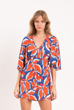 Załaduj obraz do przeglądarki galerii, Model Front: Rio De Sol Vêtement De Plage Leaves Mini Dress
