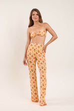 Załaduj obraz do przeglądarki galerii, Model Front: Rio De Sol Pantalon De Plage Mosaico Pants Lana
