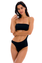 Załaduj obraz do przeglądarki galerii, Model Front: Rio De Sol Une Pièce Preto Body-Rio
