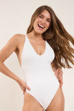 Załaduj obraz do przeglądarki galerii, Image 08: Rio De Sol Une Pièce Sand-White Sunny
