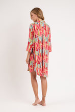 Załaduj obraz do przeglądarki galerii, Model Back: Rio De Sol Chemise Sea-Bloom Chemise Gabriele
