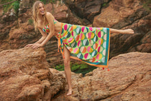 Załaduj obraz do przeglądarki galerii, Image 08: Rio De Sol Ensemble Set Garden-City Bandeau-Reto Hotpant-Cos
