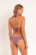 Załaduj obraz do przeglądarki galerii, Model Back: Rio De Sol Ensemble Set Garoupa Mel
