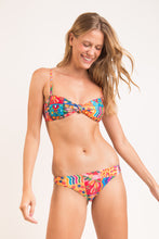 Załaduj obraz do przeglądarki galerii, Image 03: Rio De Sol Ensemble Set Love-Trip Bandeau-Joy Essential-Comfy
