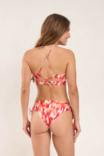 Załaduj obraz do przeglądarki galerii, Model Back: Rio De Sol Ensemble Set Mirage Camille Madrid
