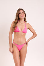 Załaduj obraz do przeglądarki galerii, Model Front: Rio De Sol Ensemble Set Mtx-Ultrapink Tri-Rev Essential-Rev
