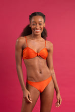 Załaduj obraz do przeglądarki galerii, Image 11: Rio De Sol Ensemble Set Paprica Bandeau-Joy Essential
