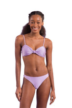 Załaduj obraz do przeglądarki galerii, Model Front: Rio De Sol Ensemble Set Shimmer-Harmonia Bandeau-Joy Essential
