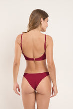Załaduj obraz do przeglądarki galerii, Model Back: Rio De Sol Ensemble Set Touch-Carmim Paola Essential
