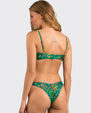 Załaduj obraz do przeglądarki galerii, Image 08: Rio De Sol Ensemble Set Wilds Bandeau-Reto Highleg
