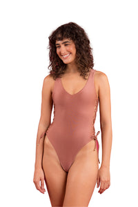 Model Front: Rio De Sol Une Pièce Shimmer-Copper Zoe