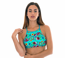 Załaduj obraz do przeglądarki galerii, Model Front: Rio De Sol Haut Soutien Bloom Cropped
