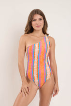 Załaduj obraz do przeglądarki galerii, Model Front: Rio De Sol Une Pièce Stripes Sienna
