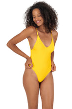 Załaduj obraz do przeglądarki galerii, Model Front: Rio De Sol Une Pièce Sunflower Hype
