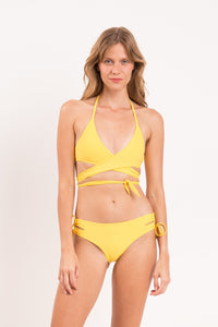 Model Front: Rio De Sol Haut Top Amarelo Kate
