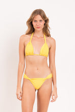 Załaduj obraz do przeglądarki galerii, Model Front: Rio De Sol Haut Top Amarelo Mel
