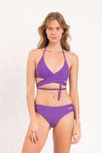 Załaduj obraz do przeglądarki galerii, Model Front: Rio De Sol Haut Top Amuleto Kate
