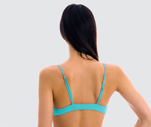 Załaduj obraz do przeglądarki galerii, Model Back: Rio De Sol Haut Top Breeze Mila
