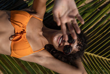 Załaduj obraz do przeglądarki galerii, Image 06: Rio De Sol Haut Top Dots-Mango Balconet-Tie
