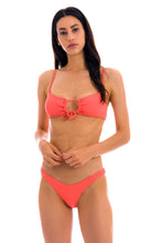 Załaduj obraz do przeglądarki galerii, Model Front: Rio De Sol Haut Top Dots-Tabata Mila
