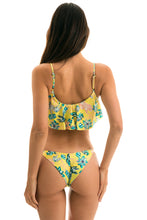 Załaduj obraz do przeglądarki galerii, Model Back: Rio De Sol Haut Top Florescer Babado
