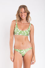 Załaduj obraz do przeglądarki galerii, Model Front: Rio De Sol Haut Top Flow Bliss
