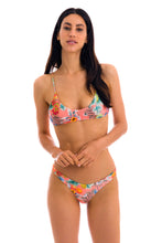 Załaduj obraz do przeglądarki galerii, Model Front: Rio De Sol Haut Top Frutti Bralette
