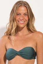 Załaduj obraz do przeglądarki galerii, Gallery: Rio De Sol Haut Top Palace Twist
