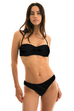 Załaduj obraz do przeglądarki galerii, Model Front: Rio De Sol Haut Top Preto Bandeau-Pli
