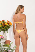 Załaduj obraz do przeglądarki galerii, Model Back: Rio De Sol Haut Top Sunny-Forest Bandeau-Reto
