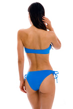 Załaduj obraz do przeglądarki galerii, Model Back: Rio De Sol Haut Top Uv-Enseada Bandeau-Reto
