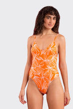 Załaduj obraz do przeglądarki galerii, Model Front: Rio De Sol Une Pièce Trail-Orange Hype
