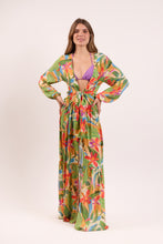 Załaduj obraz do przeglądarki galerii, Model Front: Rio De Sol Vêtement De Plage Tropical Long Dress Verona
