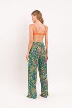 Załaduj obraz do przeglądarki galerii, Model Back: Rio De Sol Pantalon De Plage Wilds Wide Pants
