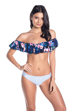 Załaduj obraz do przeglądarki galerii, Model Front: Saha Ensemble Cumbia Floral Night
