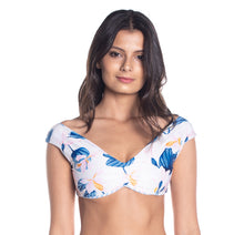 Załaduj obraz do przeglądarki galerii, Model Front: Saha Haut Top Aurora Floral Sweetness
