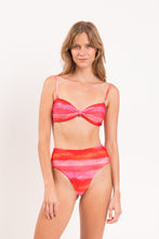 Załaduj obraz do przeglądarki galerii, Set Cher Bandeau-Joy Hotpants
