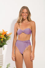 Załaduj obraz do przeglądarki galerii, Set Shimmer-Harmonia Twist Belted-High-Waist
