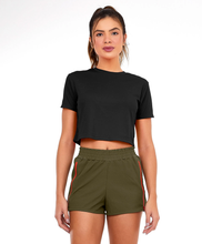 Załaduj obraz do przeglądarki galerii, T-Shirt Skin Fit Cropped 1983 Preto
