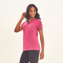 Załaduj obraz do przeglądarki galerii, T-Shirt Sport Fit Fuchsia UPF50+
