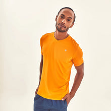 Załaduj obraz do przeglądarki galerii, T-Shirt Sport Fit Orange UPF50+
