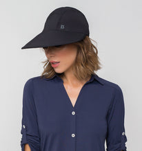 Załaduj obraz do przeglądarki galerii, Model Front: Uv Line Casquette Capri Colors Preto
