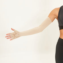 Załaduj obraz do przeglądarki galerii, Image 05: Uv Line Gants Extra Long Glove Chocolate Upf50+
