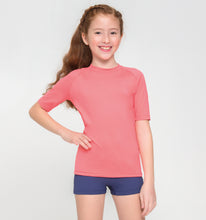 Załaduj obraz do przeglądarki galerii, Model Front: Uv Line T-Shirt Kids Fpu50+ Uvpro Short Sleeve T-Shirt Coral Uv
