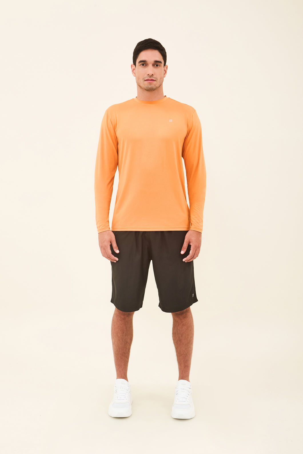 Model Front: Uv Line T-Shirt Longsleeve Uvpro Laranja Upf50+