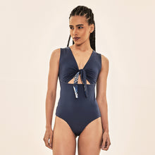 Załaduj obraz do przeglądarki galerii, Image 04: Uv Line Une Pièce Mirela Coqueiros Marinho Upf50+
