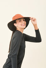 Załaduj obraz do przeglądarki galerii, Image 02: Uv Line Chapeau Souple/Capeline San Diego Preto Caramelo Upf50+
