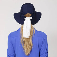 Załaduj obraz do przeglądarki galerii, Model Back: Uv Line Chapeau Souple/Capeline San Remo Fpu50+ Hat Navy Blue Uv
