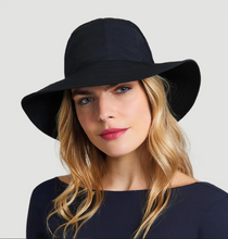 Załaduj obraz do przeglądarki galerii, Model Front: Uv Line Chapeau Souple/Capeline San Remo Preto
