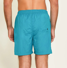 Załaduj obraz do przeglądarki galerii, Model Back: Uv Line Bermuda / Short Pour Homme Short Lucca Petroleo Upf50+
